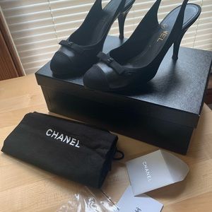 Chanel sling back shoes. Style #94305. Black leather and linen.